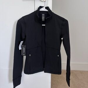 Aritzia TnaLIFE Relay Zip Up Jacket
